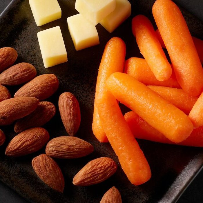 Prosnax Carrot Cheese And Almond Tray