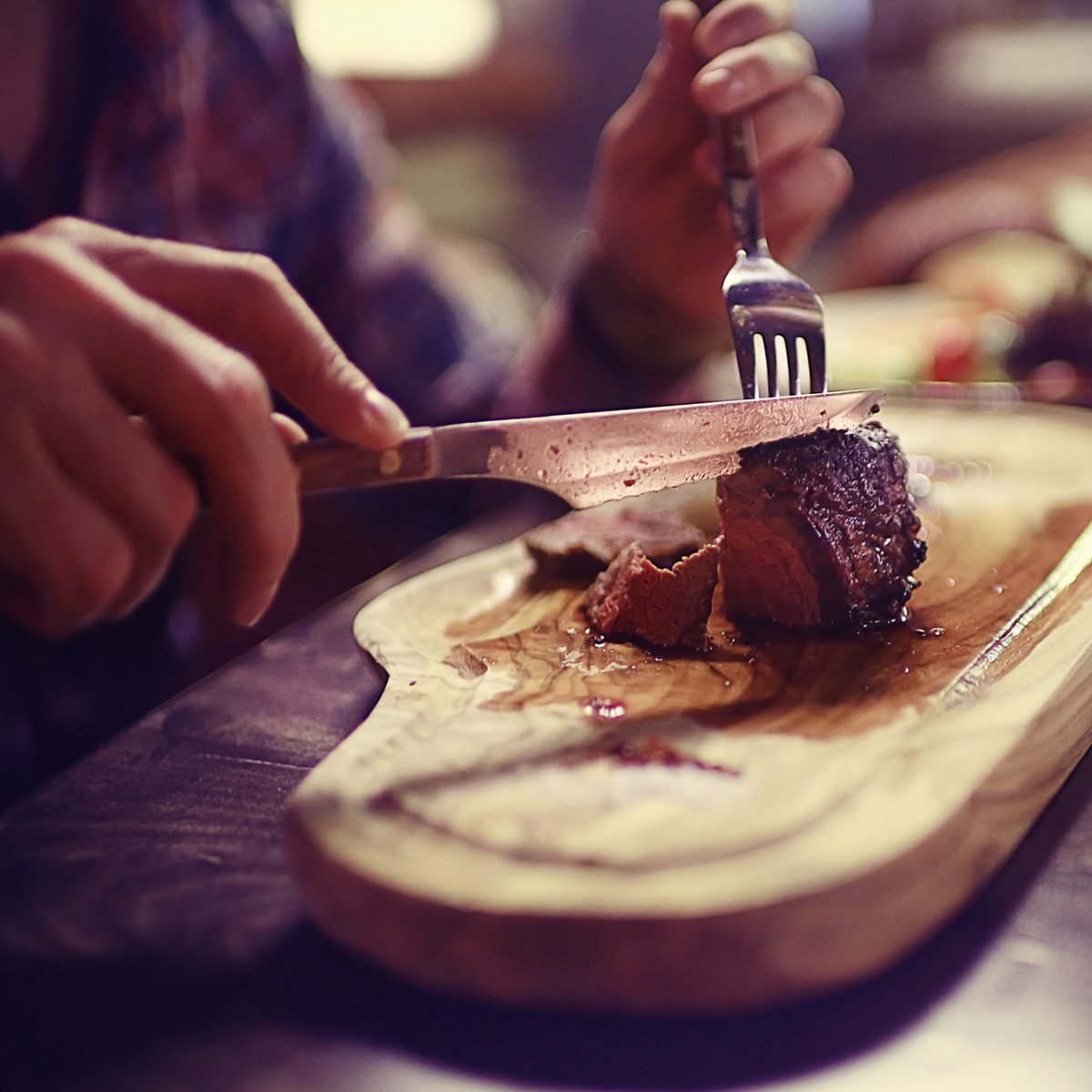 https://www.tasteofhome.com/wp-content/uploads/2019/07/steak-restaurant-on-table-dinner-meat-shutterstock_1125226382.jpg