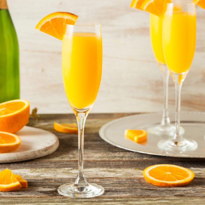 how to make a mimosa, champagne and orange juice