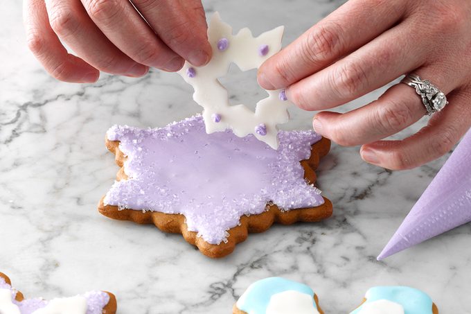 How to Decorate Snowflake Cookies