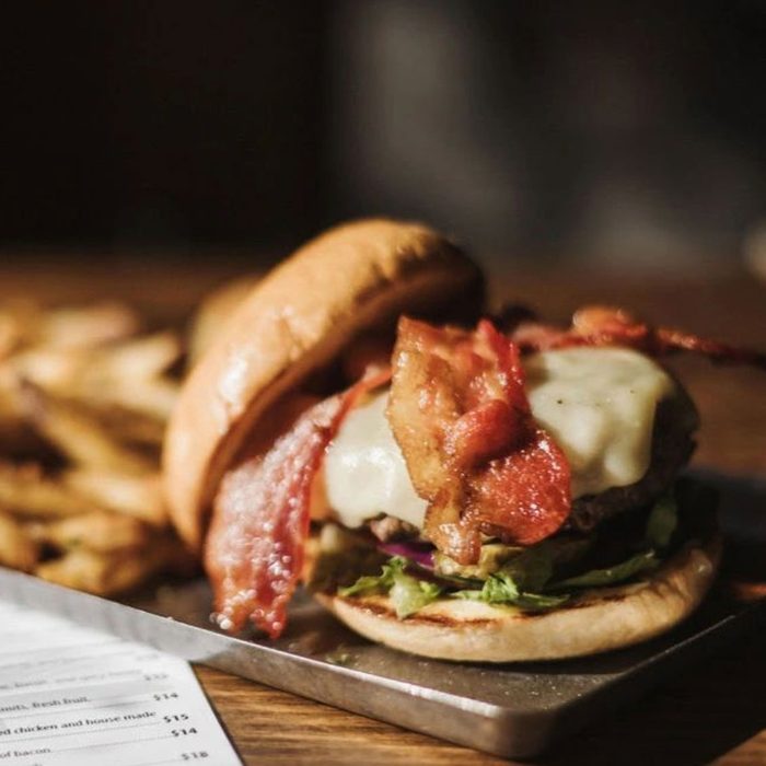 Toh Best Burger In Every State Alabama Avenue Pub Via Avepub Instagram