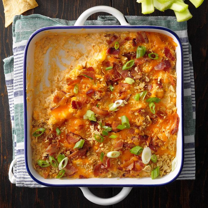 Bacon Buffalo Chicken Dip Exps Tohfm20 193216 E09 19 5b 12