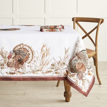 18 of the Best Thanksgiving Tablecloths for Your Holiday Meal