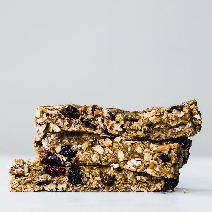 Really Chewy No-Bake Peanut Butter Granola Bars
