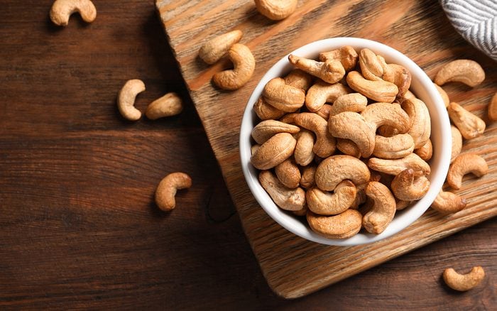 Are Cashews Good for You? Here Are the Health Benefits & Risks