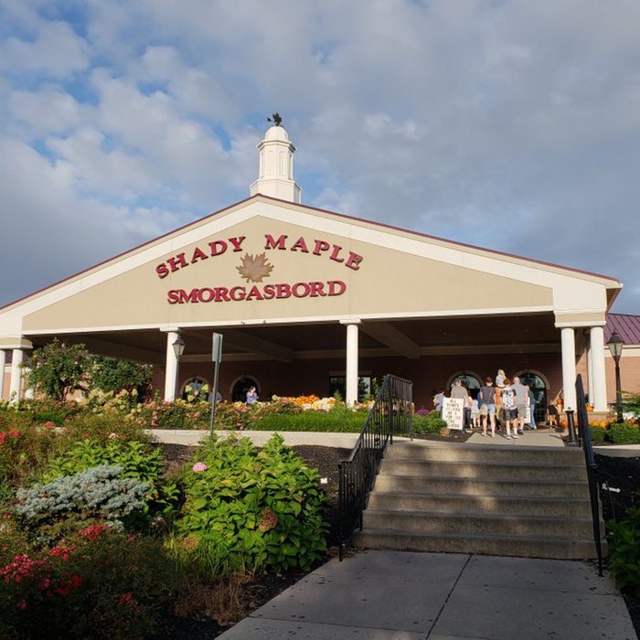 Pennsylvania: Shady Maple Smorgasbord, East Earl