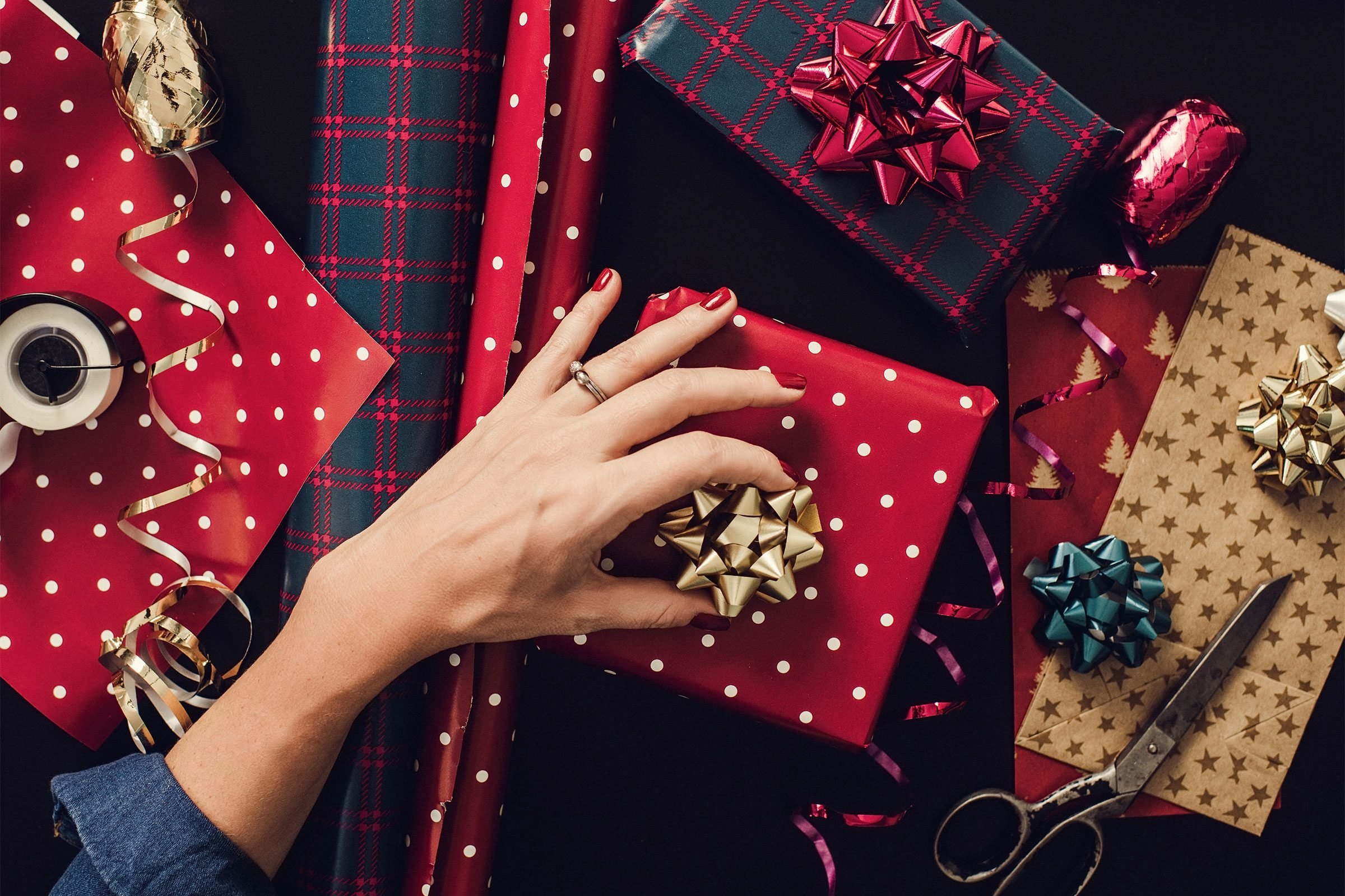 Here's How to Wrap Presents in Just a Few Simple Steps