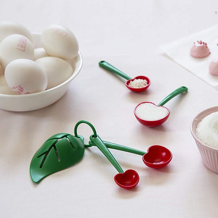 Pretty Measuring Cups and Spoons