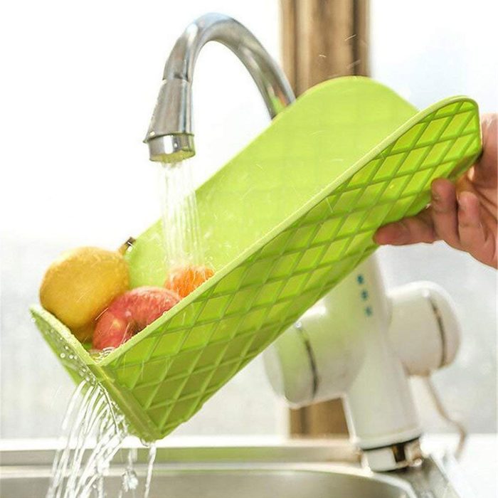 Rinse & Strainer Foldable Cutting Board, Veggies & Fruit Cutting Board, BPA-Free Plastic Multifunctional Cutting Board Mat (Green)