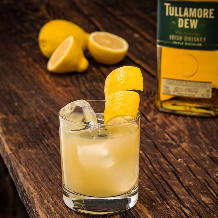 Irish Gold Rush cocktail Tullamore D.E.W