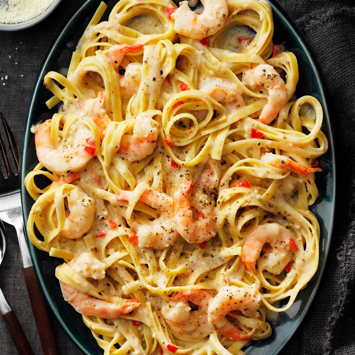 Spicy Shrimp Fettuccine Alfredo Exps Tohescodr20 162994 E03 12 3b 3