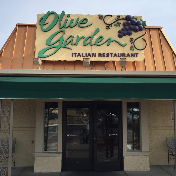 Company Signs Olive Garden