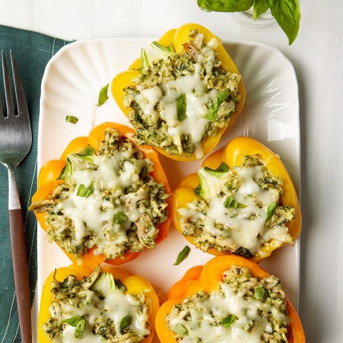 Easy Chicken Pesto Stuffed Peppers Exps Tohas20 245148 F04 08 2b 5