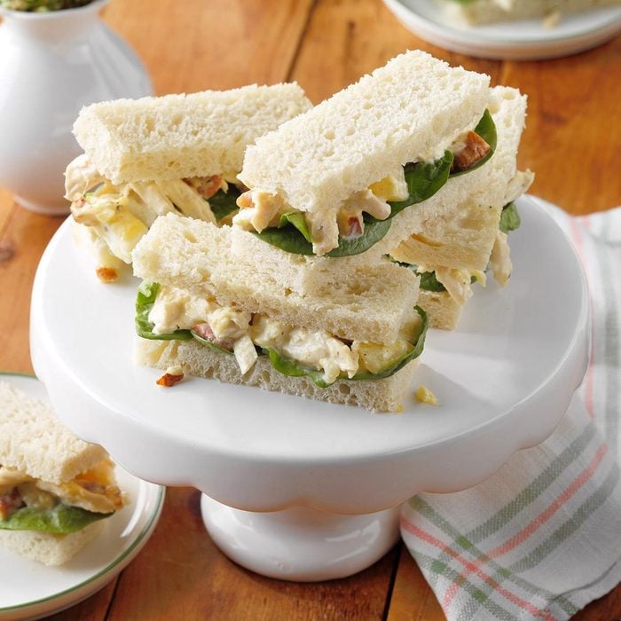 Nutty Chicken Sandwiches Exps Cwas21 38064 E04 07 3b