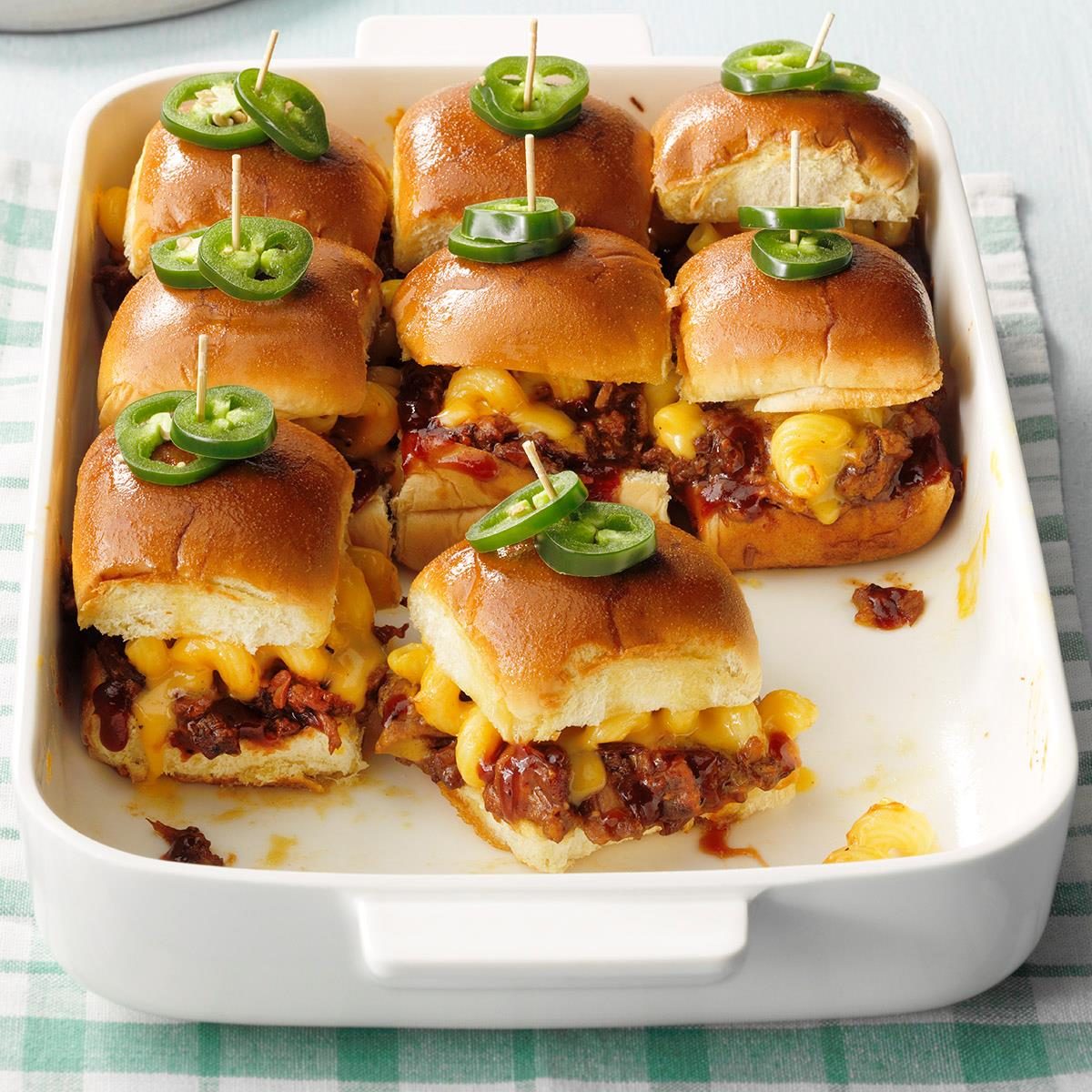 Pork And Cheesy Macaroni Sliders Exps Mtbz20 249402 E02 28 8b 2