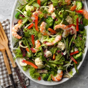 Green Salad with Shrimp and Wine Vinaigrette