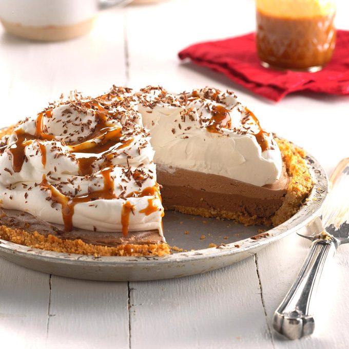 Dark Chocolate Caramel Macchiato Pie Exps Hca18 158611 C04 26 5b 9