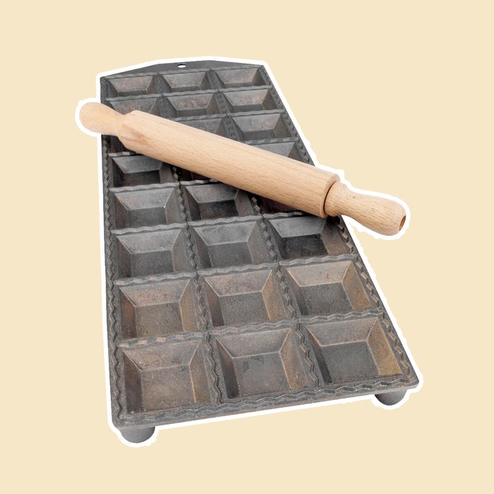 SQUARE RAVIOLI MAKER WITH ROLLING PIN