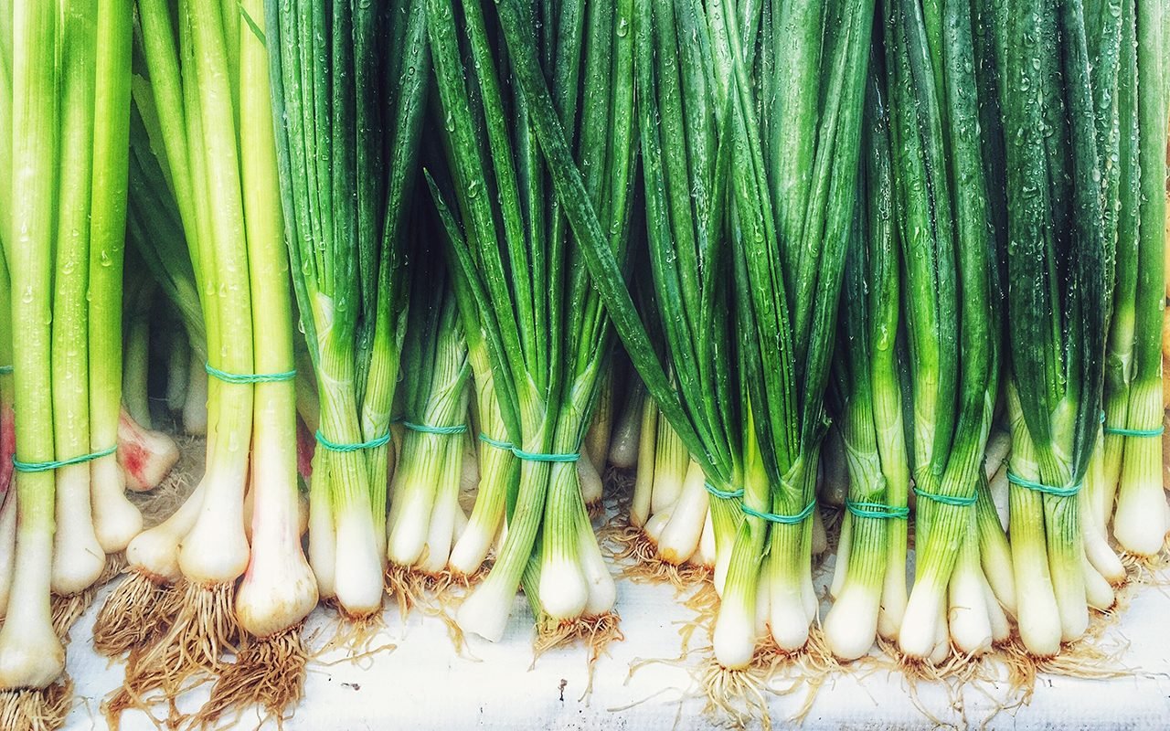 Chives vs Scallions vs Green Onions What's the Difference