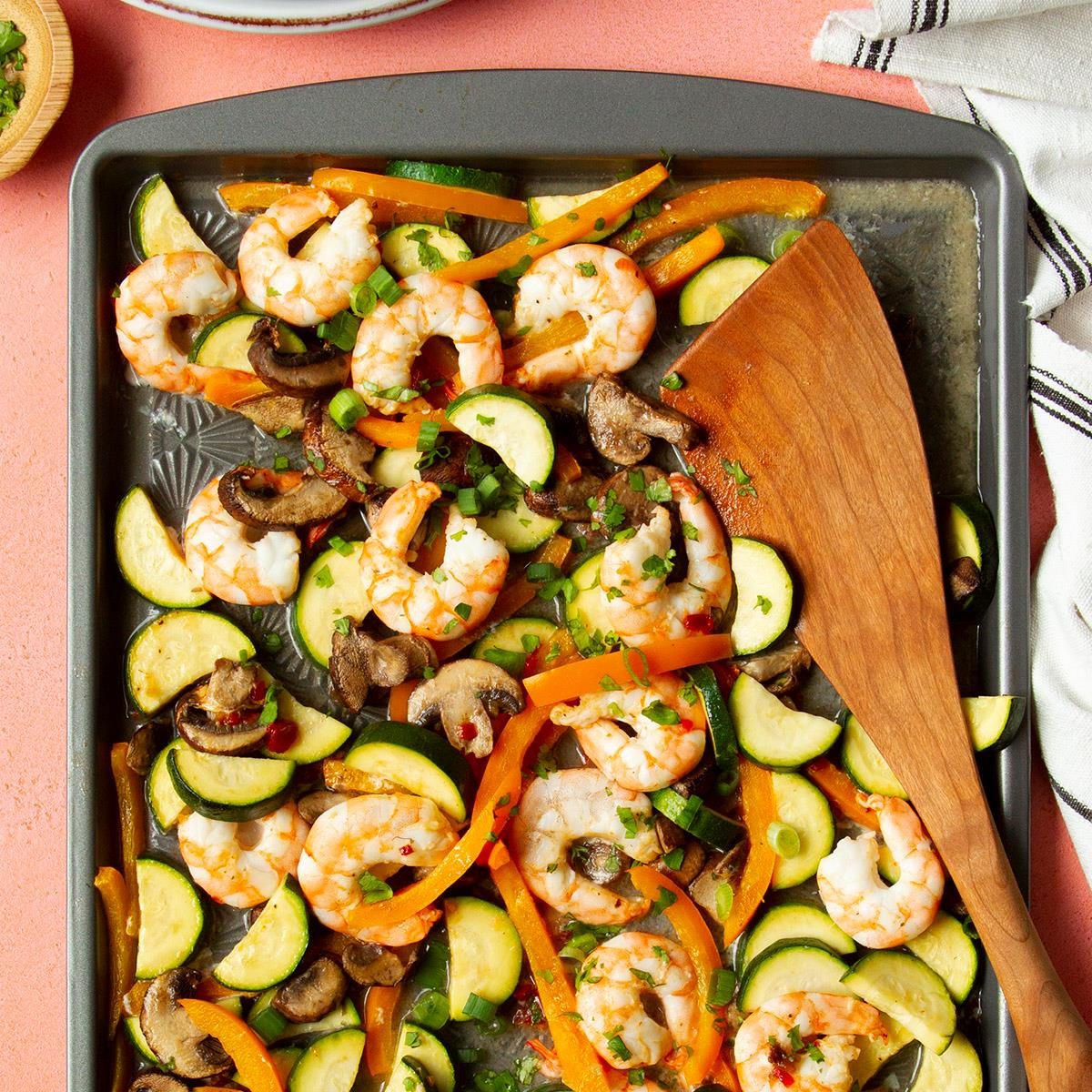 https://www.tasteofhome.com/wp-content/uploads/2020/06/One-Pan-Sweet-Chili-Shrimp-and-Veggies_EXPS_TOHAS20_245857_F04_09_1b-4.jpg