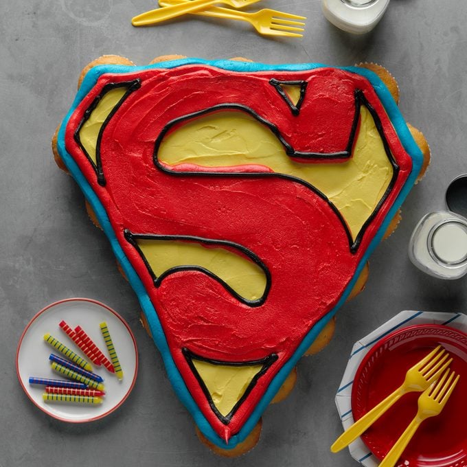 256549 Superman Logo Cupcake Cake