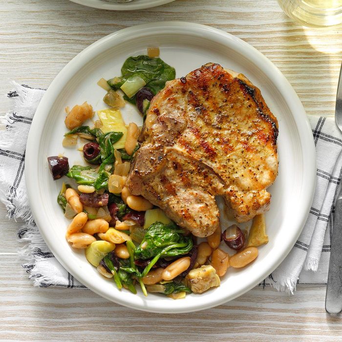 Dry Rub Grilled Pork Chops Over Cannellini Greens  Exps Rc20 250640 B07 14 4b 30
