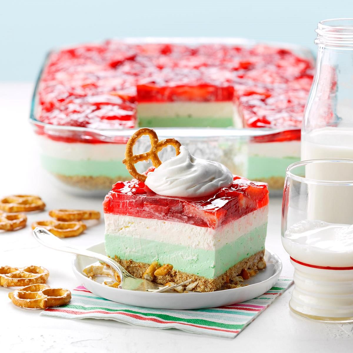 Holiday Pretzel Salad Exps 13x9bz21 250555 B07 13 3b