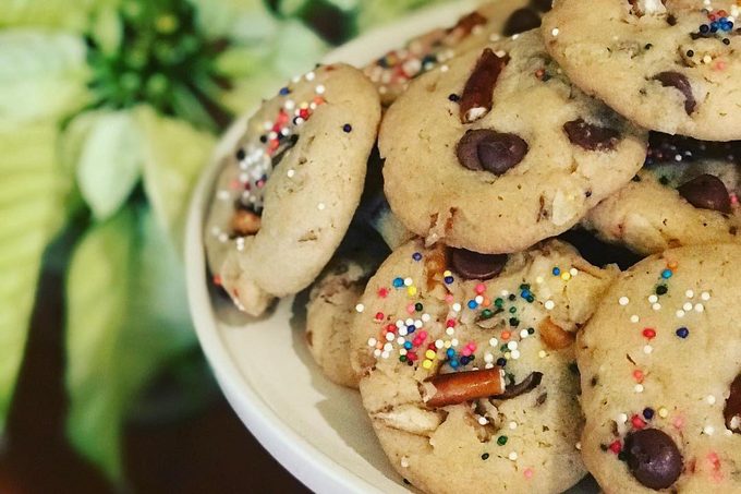 Santa's Trash Will Definitely Be Your New Favorite Christmas Cookie_article