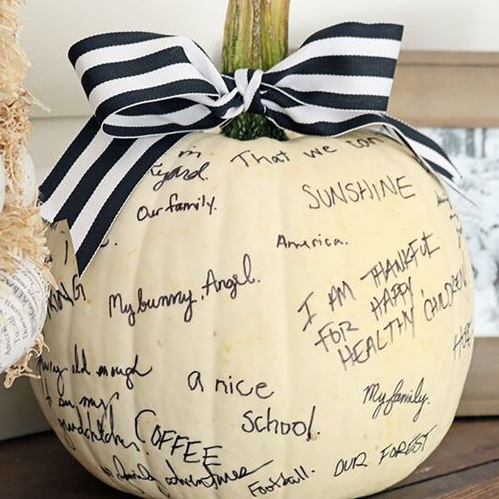 Family Gratitude Pumpkin Idea for Thanksgiving