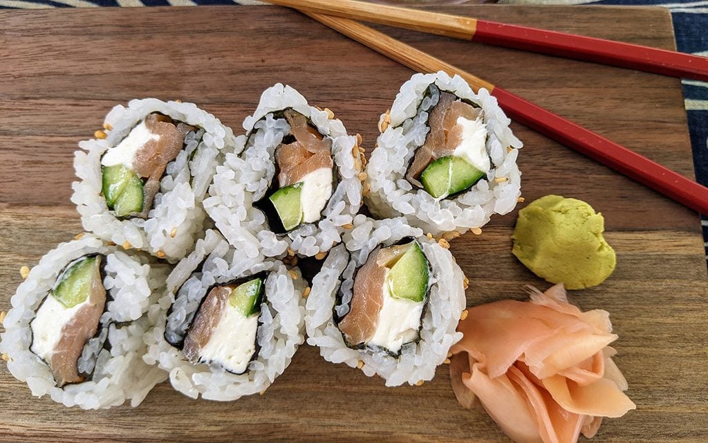 how to make sushi Philly Maki