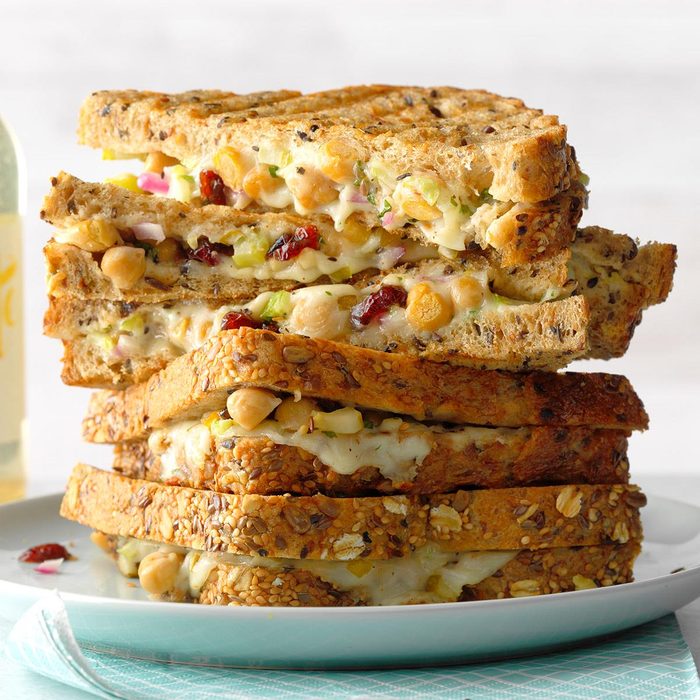 Grilled Chickpea Salad Sandwich Exps Rc20 254820 B09 15 6b 12
