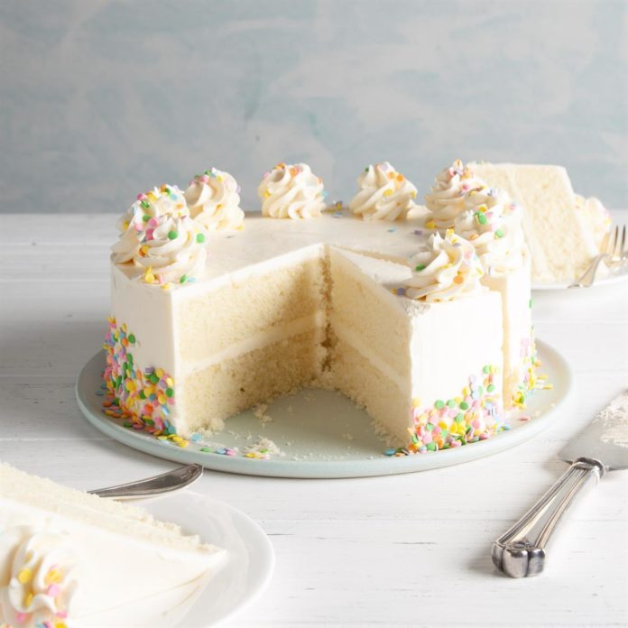 Vanilla Cake with Vanilla Buttercream Frosting Recipe: How to Make It ...