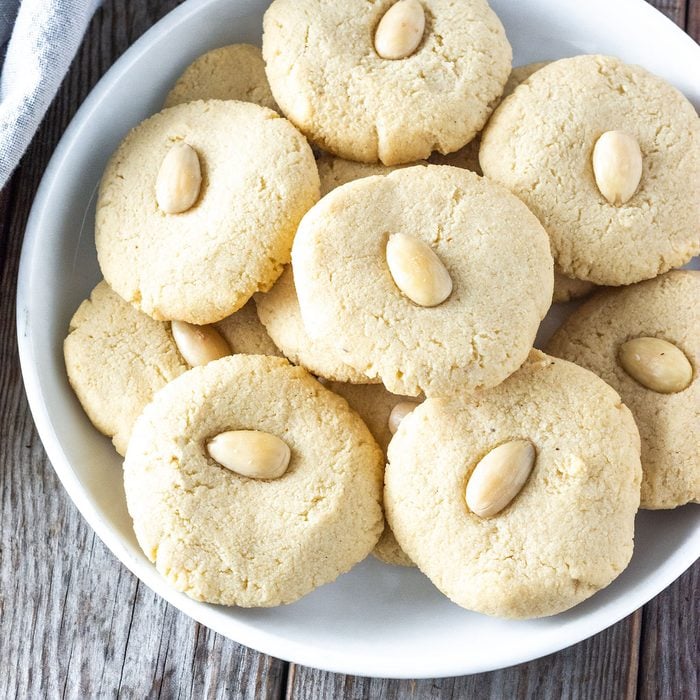 A plate of vegan, sugar-free, gluten-free Chinese almond cookies.