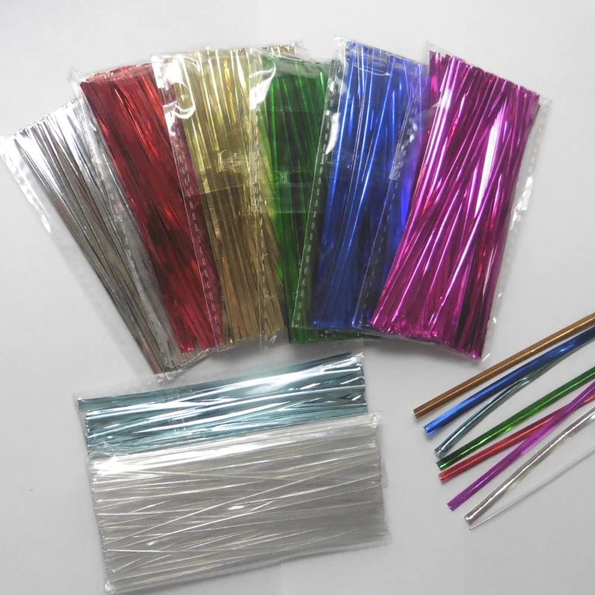 Weststone Brand - 800pcs 4" Metallic Twist Ties, red, blue, green, gold, silver, clear and pink