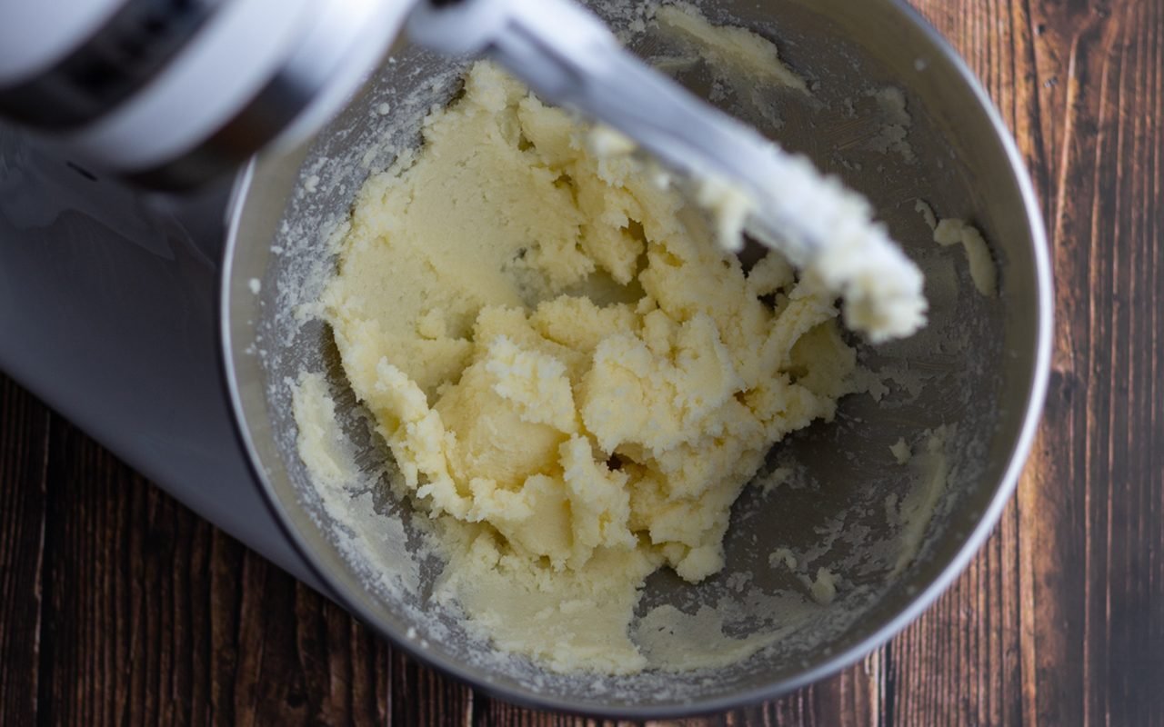 https://www.tasteofhome.com/wp-content/uploads/2021/01/How-To-Cream-Butter-and-Sugar.TasteOfHome.Nancy-Mock-3.jpg?fit=680%2C425