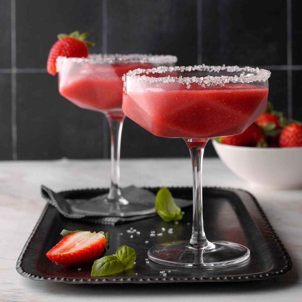 Strawberry Basil Frozen Margarita Exps Tohx25 257584 Dr 01 24 7b