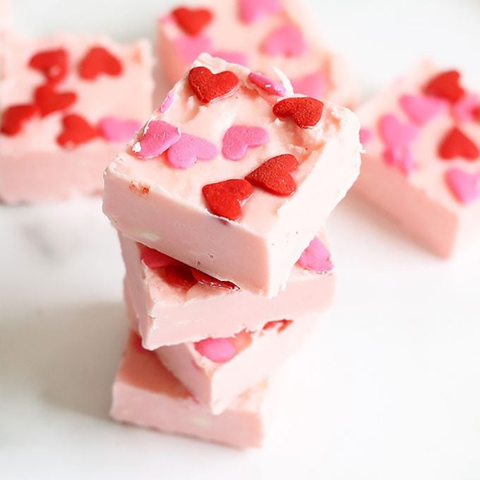 2 Ingredient Strawberry Frosting Fudge valentines desserts