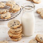 Keto Chocolate Chip Cookies