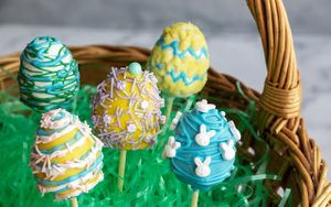 How to Make Easy Easter Cake Pops