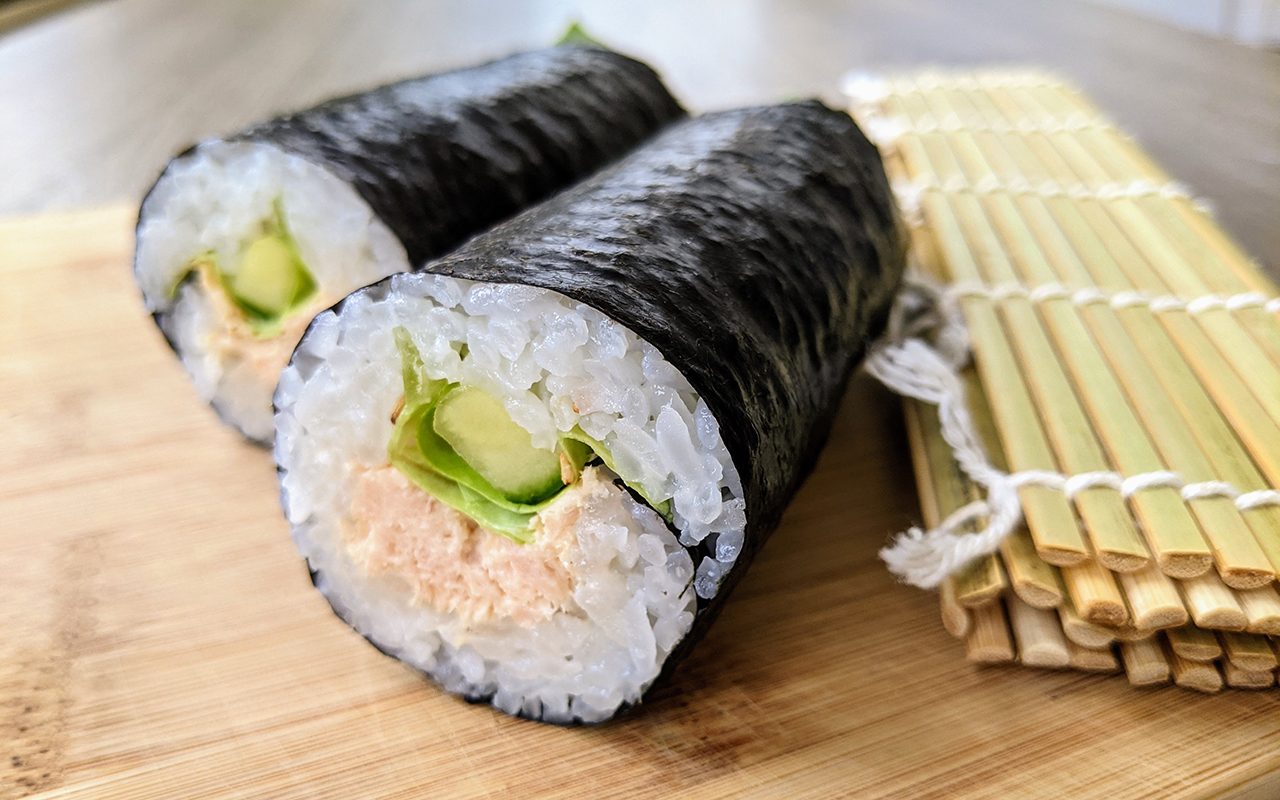 https://www.tasteofhome.com/wp-content/uploads/2021/03/tuna-sushi-half.jpg