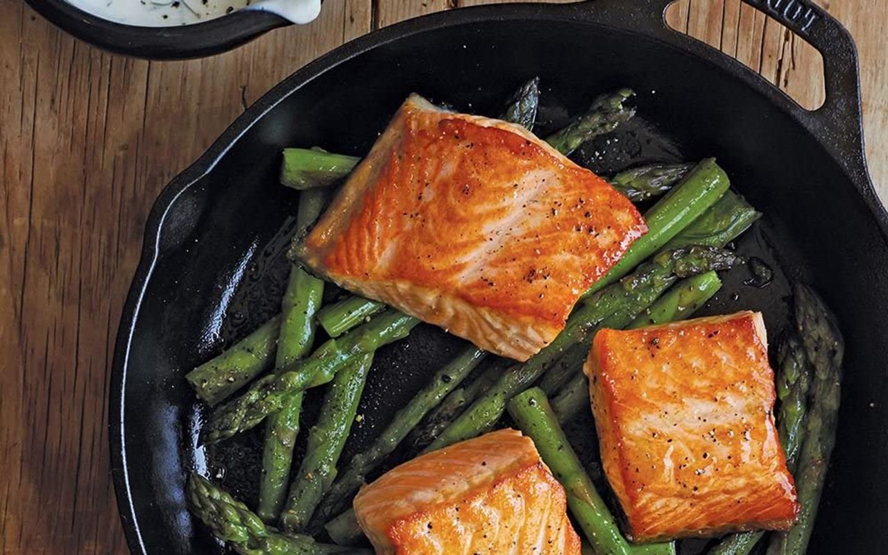 Why We Love the Lodge Pre-Seasoned Cast Iron Skillet