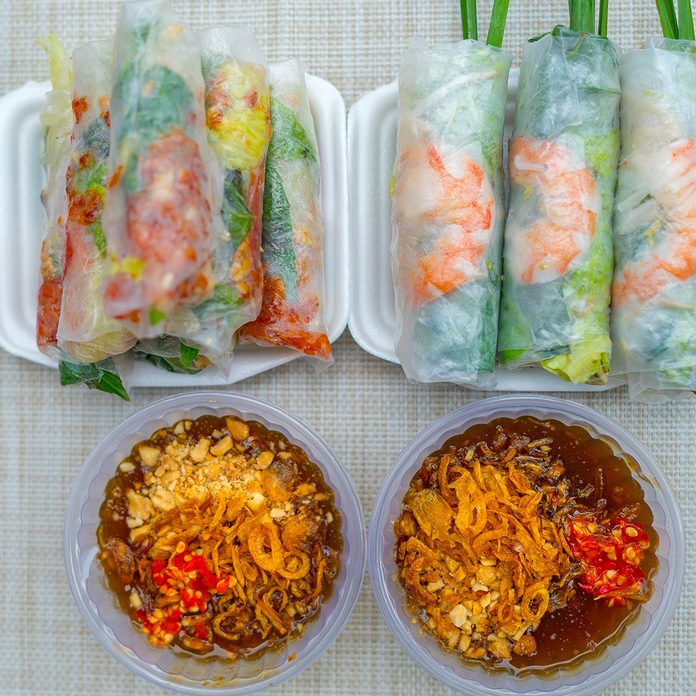 vietnamese recipes Vietnamese Snack Prawn Summer Roll And Dipping Sauce