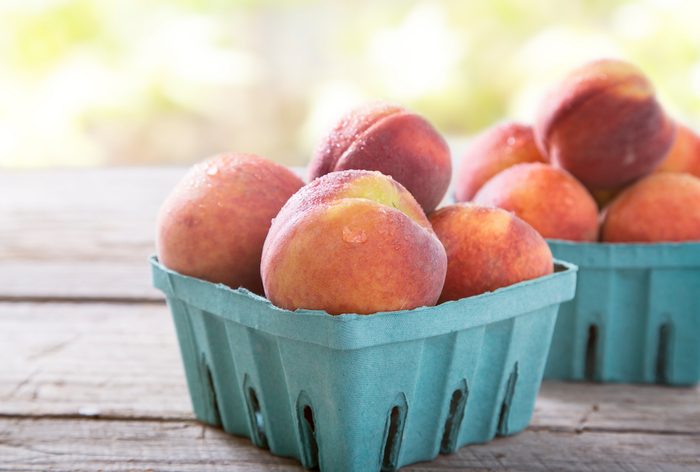 quart of ripe peaches