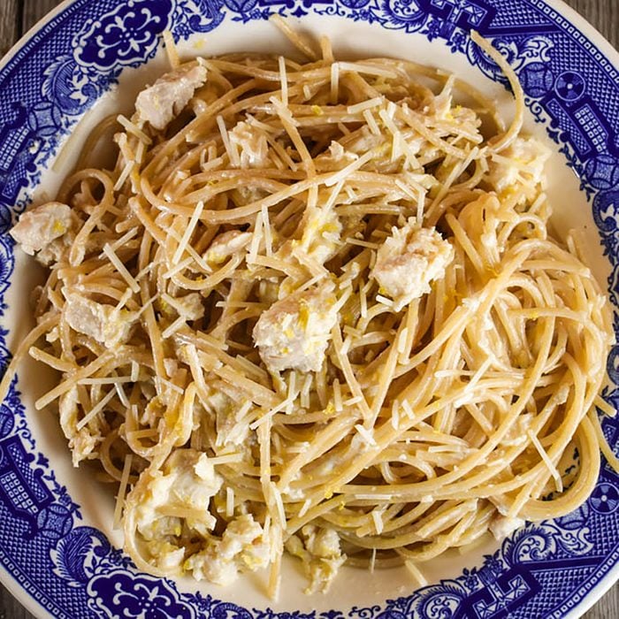 10-MINUTE EASY LEMON CHICKEN PASTA