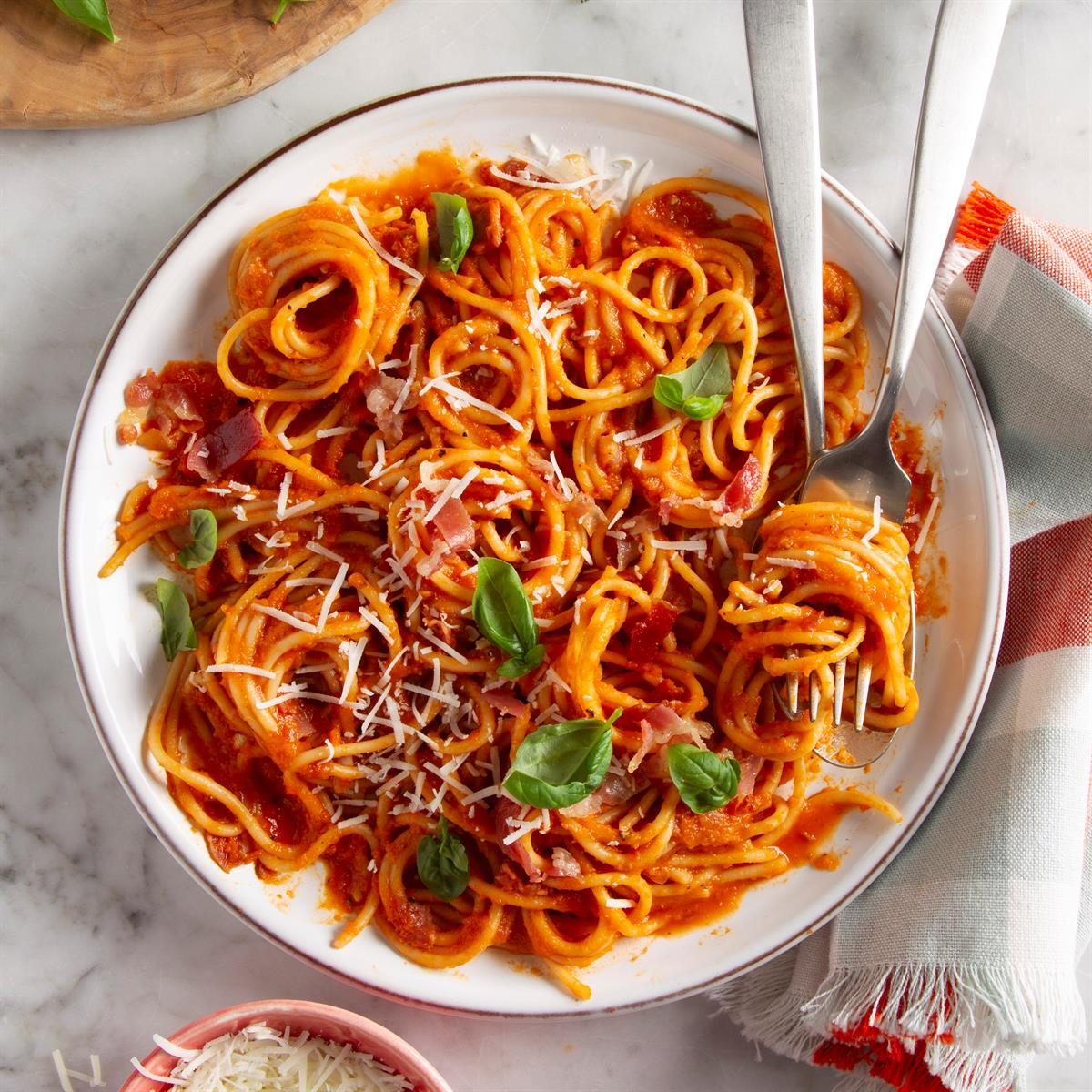Spaghetti All&amp;#39;Amatriciana Recipe: How to Make It
