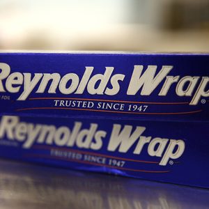 NEW YORK, NY - NOVEMBER 05: A view of Reynolds Wrap being used in the Easy as Pie class at the Food Network Magazine Cooking School 2016 at The International Culinary Center on November 5, 2016 in New York City. (Photo by Monica Schipper/Getty Images for Food Network Magazine) article