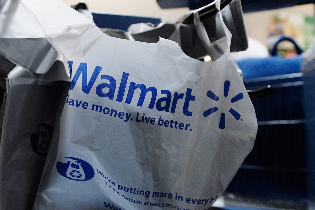 Walmart Plans to Remove Plastic Bags from Stores