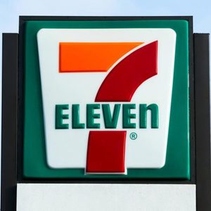 7eleven logo on an outdoor sign