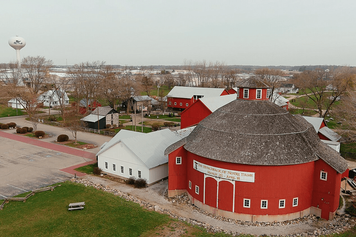 the barns at nappanee home of amish acres