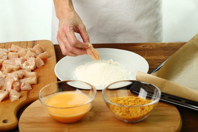 Roll Chiken Fillet In Flour